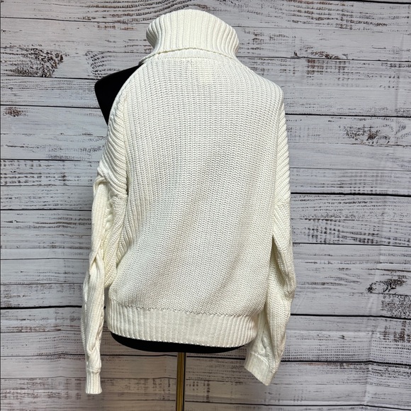 House of Harlow 1960 Cream Knit Sweater - Picture 6 of 7
